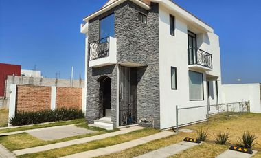 CASA EN RENTA EN FRACCIONAMIENTO SANTO TOMAS, SAN ANDRÉS CHOLULA.