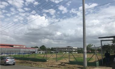TERRENO DE ESQUINA EN LA 24 DE DICIEMBRE, TOCUMEN