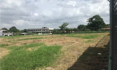 TERRENO DE ESQUINA EN LA 24 DE DICIEMBRE, TOCUMEN