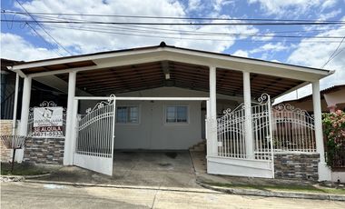 Se ALQUILA Casa en Brisas del Golf