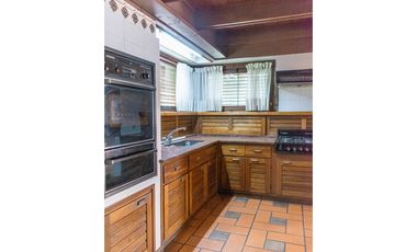 CHALET 4 AMBIENTES + DEPARTAMENTO. CONSTITUCION.