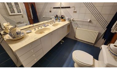 Casa En Arriendo 4d / 3b Los Dominicos