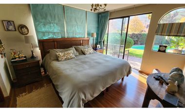 Casa En Arriendo 4d / 3b Los Dominicos