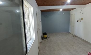 Departamento en alquiler de 2 dormitorios c/ cochera en Alberdi Juan Bautista