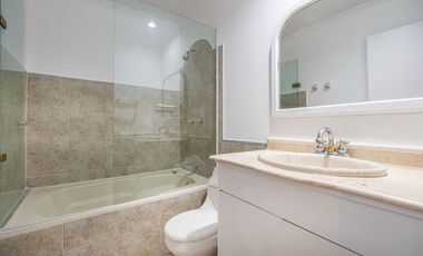 Una casa de cuento! Para arriendo en el Alto de Las Palmas