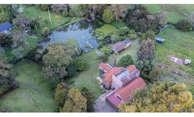 Una casa de cuento! Para arriendo en el Alto de Las Palmas
