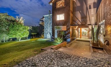 Una casa de cuento! Para arriendo en el Alto de Las Palmas