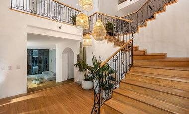 Una casa de cuento! Para arriendo en el Alto de Las Palmas
