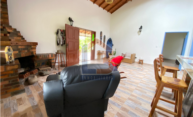 SE ARRIENDA CASA CAMPESTRE EN VEREDA LA ALBANIA VA BARCELONA