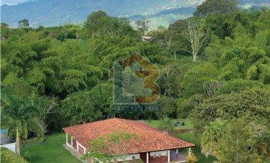 SE ARRIENDA CASA CAMPESTRE EN VEREDA LA ALBANIA VA BARCELONA