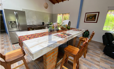 SE ARRIENDA CASA CAMPESTRE EN VEREDA LA ALBANIA VA BARCELONA