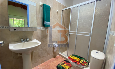 SE ARRIENDA CASA CAMPESTRE EN VEREDA LA ALBANIA VA BARCELONA