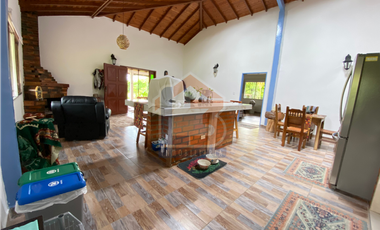 SE ARRIENDA CASA CAMPESTRE EN VEREDA LA ALBANIA VA BARCELONA