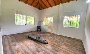 SE ARRIENDA CASA CAMPESTRE EN VEREDA LA ALBANIA VA BARCELONA