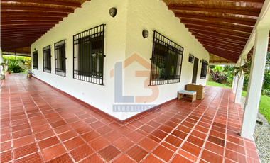SE ARRIENDA CASA CAMPESTRE EN VEREDA LA ALBANIA VA BARCELONA