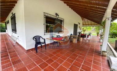 SE ARRIENDA CASA CAMPESTRE EN VEREDA LA ALBANIA VA BARCELONA