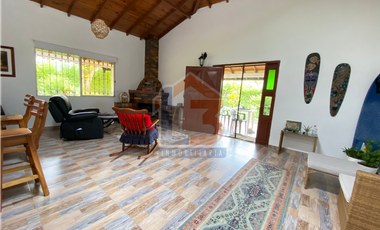 SE ARRIENDA CASA CAMPESTRE EN VEREDA LA ALBANIA VA BARCELONA