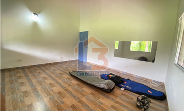 SE ARRIENDA CASA CAMPESTRE EN VEREDA LA ALBANIA VA BARCELONA