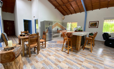 SE ARRIENDA CASA CAMPESTRE EN VEREDA LA ALBANIA VA BARCELONA
