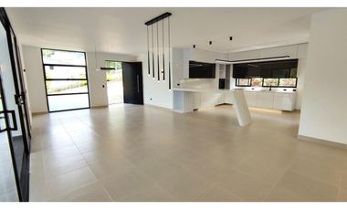 VENTA MODERNA CASA EN CERRITOS PEREIRA PARA ESTRENAR
