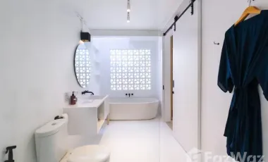 6 Bedroom Villa for sale in Jimbaran, Bali