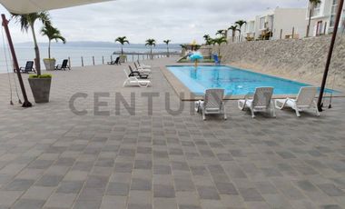 Se Renta casa amoblada en Urbanización privada de Jaramijó