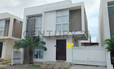 Se Renta casa amoblada en Urbanización privada de Jaramijó