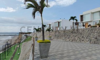 Se Renta casa amoblada en Urbanización privada de Jaramijó