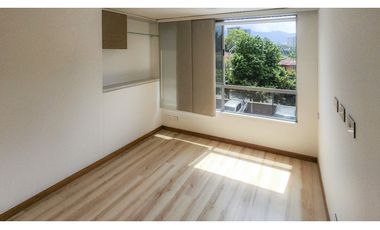Apartamento sector Benedictinos, con espectacular terraza.