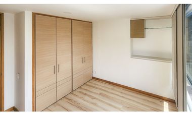 Apartamento sector Benedictinos, con espectacular terraza.