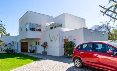 Casa en Arriendo de 6 dormitorios en Jardín Del Este