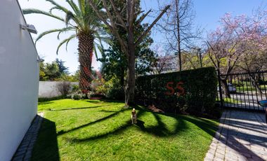 Casa en Arriendo de 6 dormitorios en Jardín Del Este