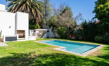 Casa en Arriendo de 6 dormitorios en Jardín Del Este
