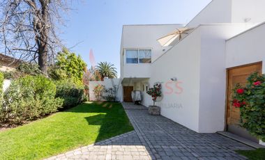 Casa en Arriendo de 6 dormitorios en Jardín Del Este