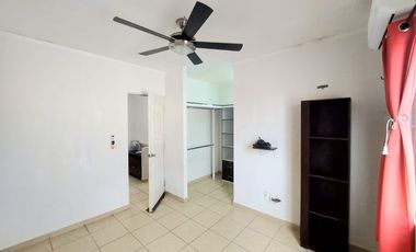 CASA EN RENTA EN JARDINES DEL SUR 1