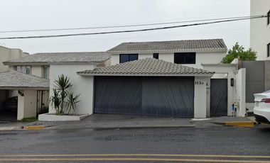 CASA EN VENTA SAN PEDRO GARZA GARCIA REMODELADA
