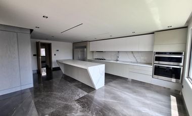 CASA EN VENTA SAN PEDRO GARZA GARCIA REMODELADA