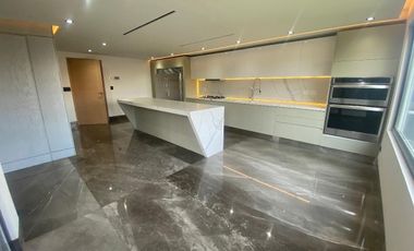 CASA EN VENTA SAN PEDRO GARZA GARCIA REMODELADA