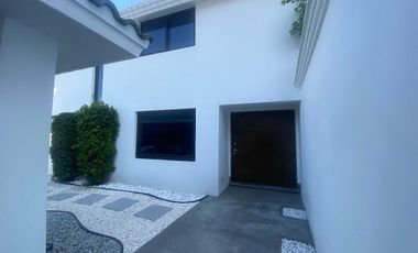 CASA EN VENTA SAN PEDRO GARZA GARCIA REMODELADA