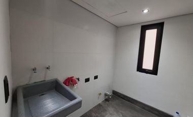 CASA EN VENTA SAN PEDRO GARZA GARCIA REMODELADA