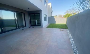 CASA EN VENTA SAN PEDRO GARZA GARCIA REMODELADA