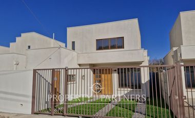 Casa en Jardines de Belorado – Exclusivo Sector Residencial