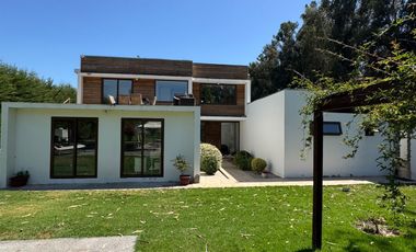 Parcela Agro Residencial con Dos Viviendas en Condominio Santa Elena – Ideal para Familias o Inversión!