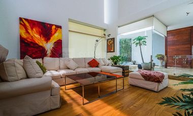 Residencia Exclusiva en Venta en El Campanario