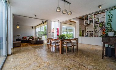 Residencia Exclusiva en Venta en El Campanario