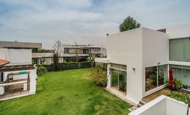 Residencia Exclusiva en Venta en El Campanario