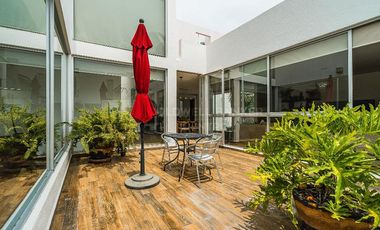 Residencia Exclusiva en Venta en El Campanario