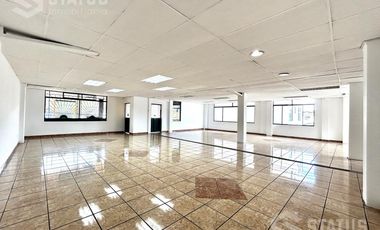 Renta de local comercial - cerca del Aki de Conocoto.