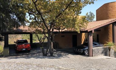 SE VENDE INCREIBLE CASA EN HACIENDA DE SANTA FE LA LOMA