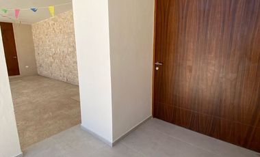 CASA VENTA MERIDA UNA PLANTA CON ALBERCA EN PRIVADA CON AMENIDADES ZONA COUNTRY